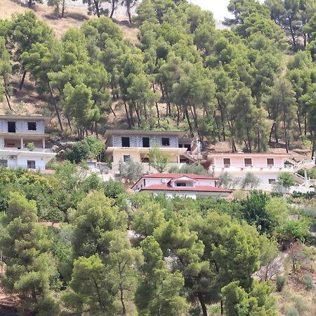 Vila Toska Berat Esterno foto