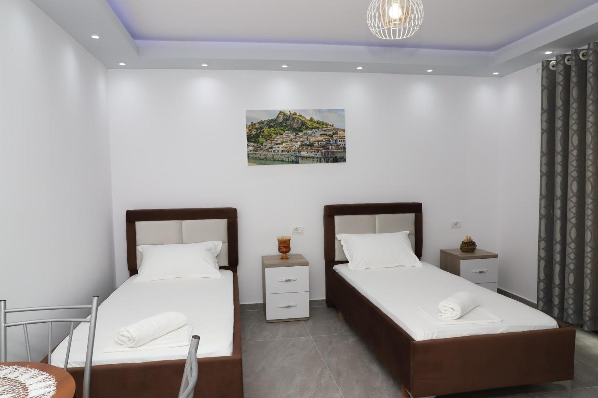 Vila Toska Berat Esterno foto