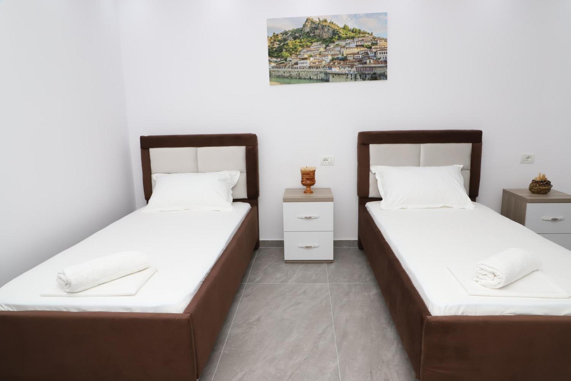 Vila Toska Berat Esterno foto