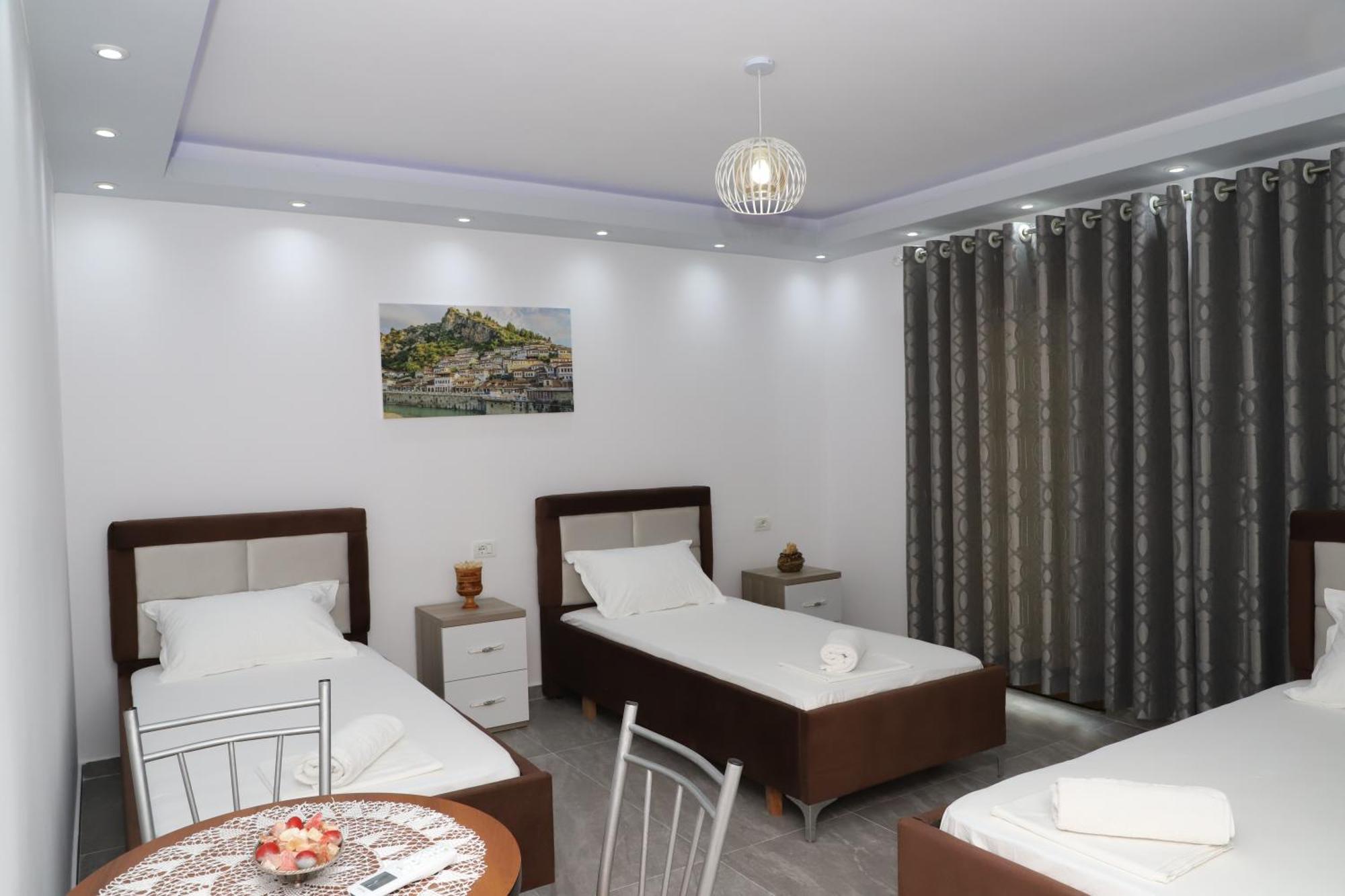 Vila Toska Berat Esterno foto