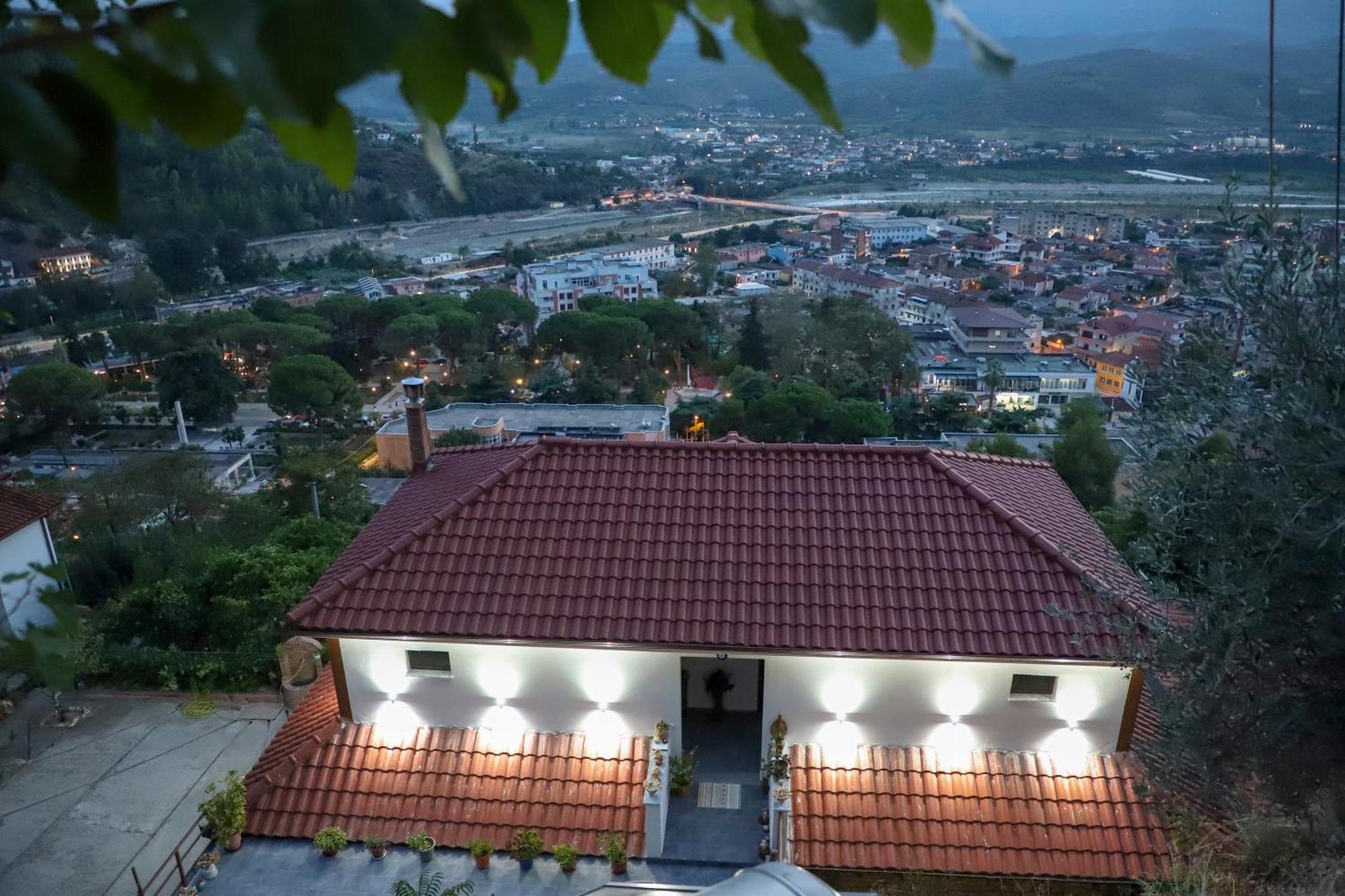 Vila Toska Berat Esterno foto