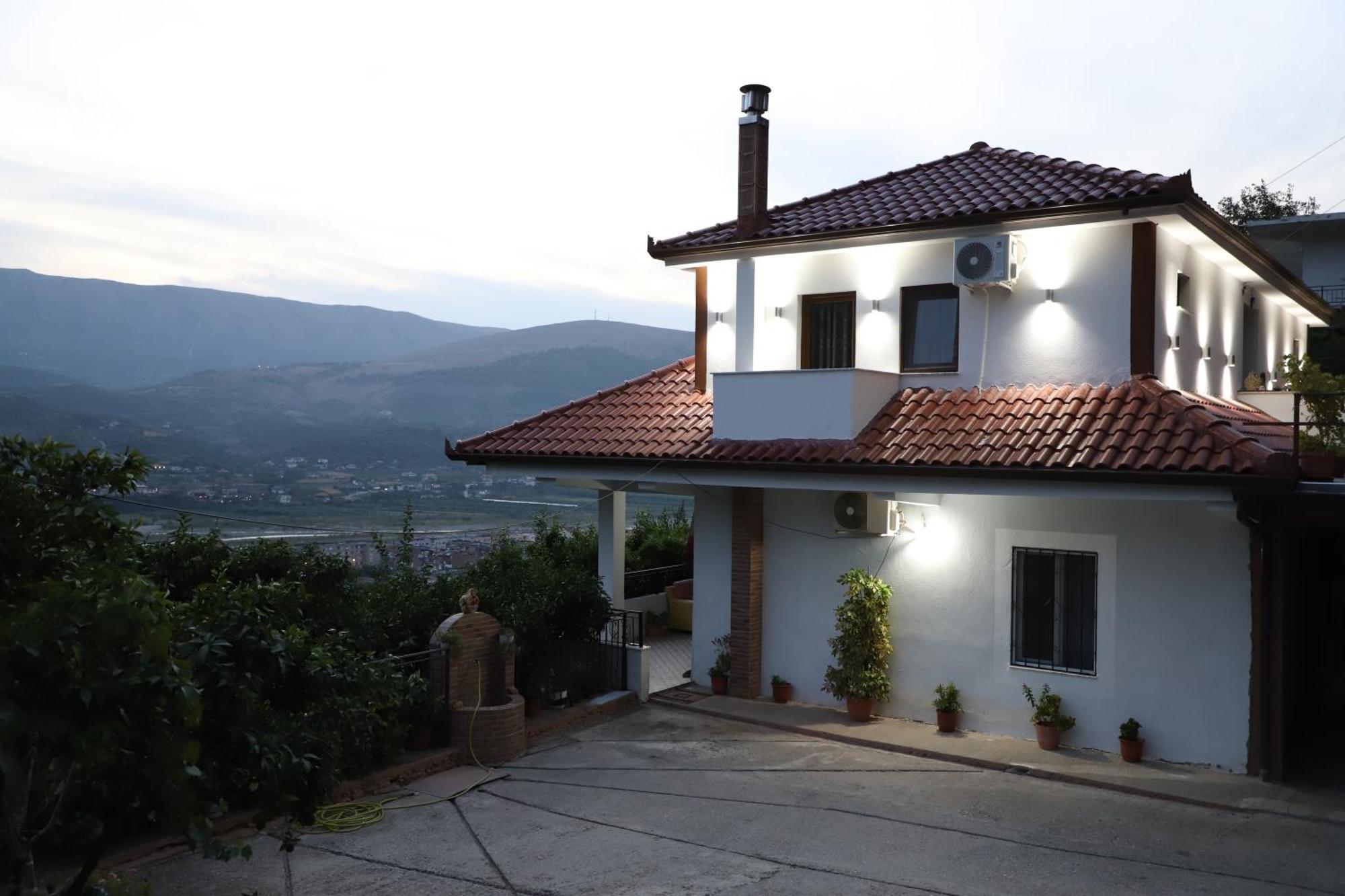 Vila Toska Berat Esterno foto